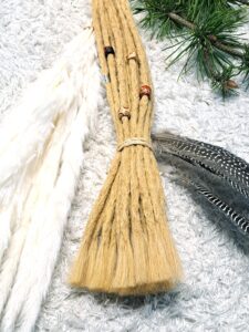 Dreadlock Dread Extensions in der Farbe Hellblond 45-50cm ø 5-7mm aus qualitativ hohen europäischen Schnittzöpfen in Handarbeit hergestellt