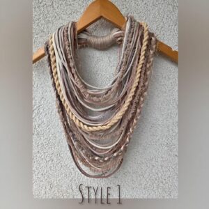 Boho Halskette Beige – Bohemian Outfit