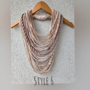 Boho Halskette Beige – Bohemian Outfit